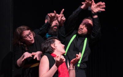 Improvvisazione teatrale: Cambiscena sul palco del Teatro nel Bosco